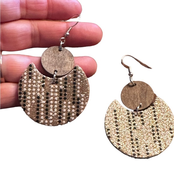 Wooden and Leather Geometric Drop Style Earrings - Picture 5 of 6